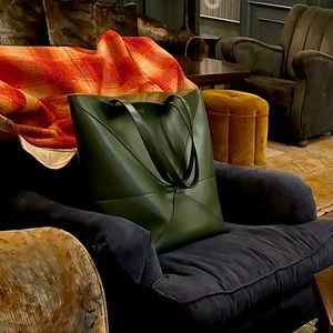 Large Puzzle Fold Tote in shiny calfskin